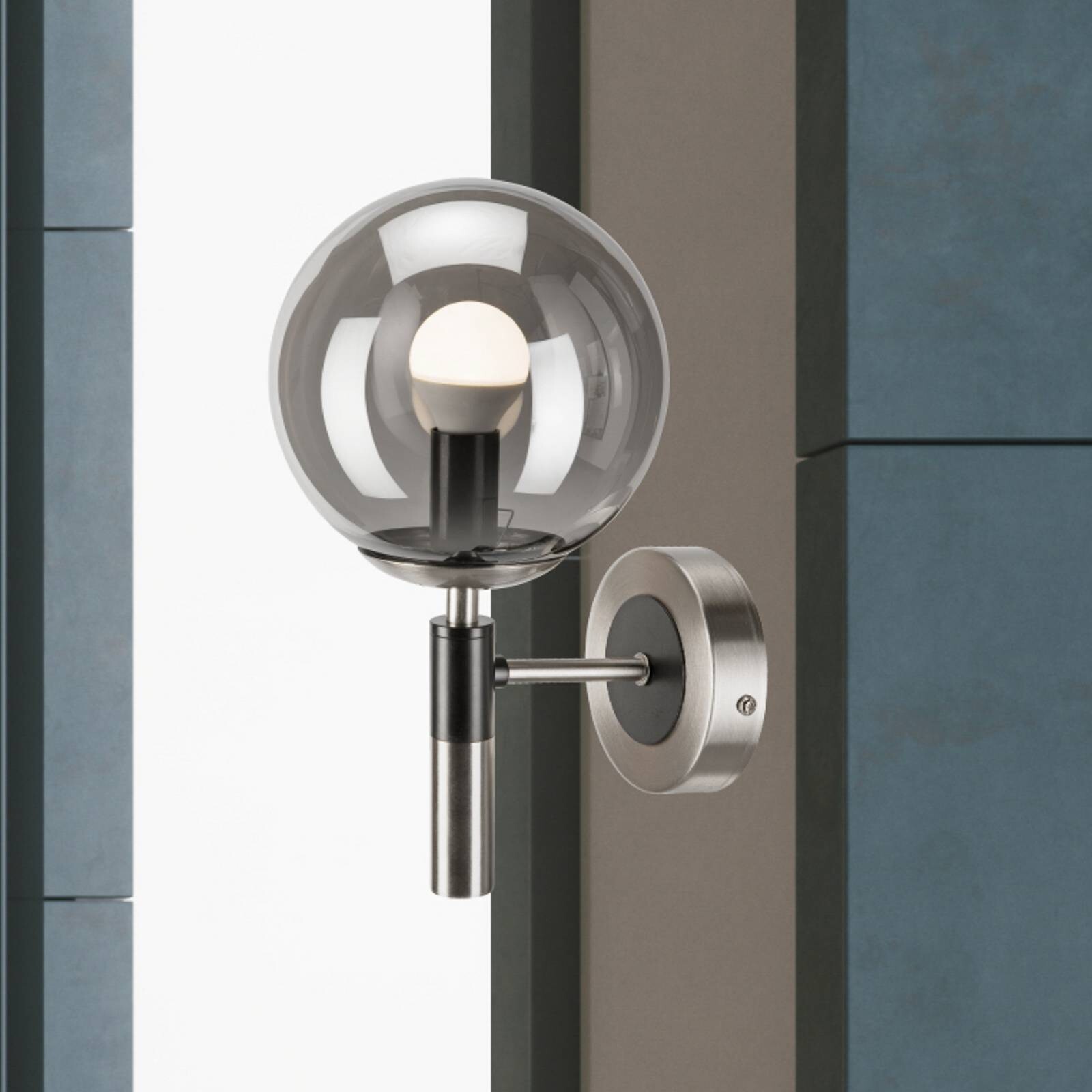 Nástenné svetlo Rollo, Ø 15 cm, dymovo šedá, sklo/kov