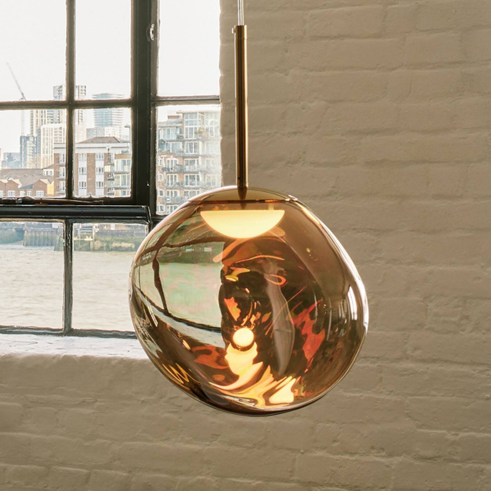 Tom Dixon LED závesné svietidlo Melt, Ø 28 cm, bronzová farba