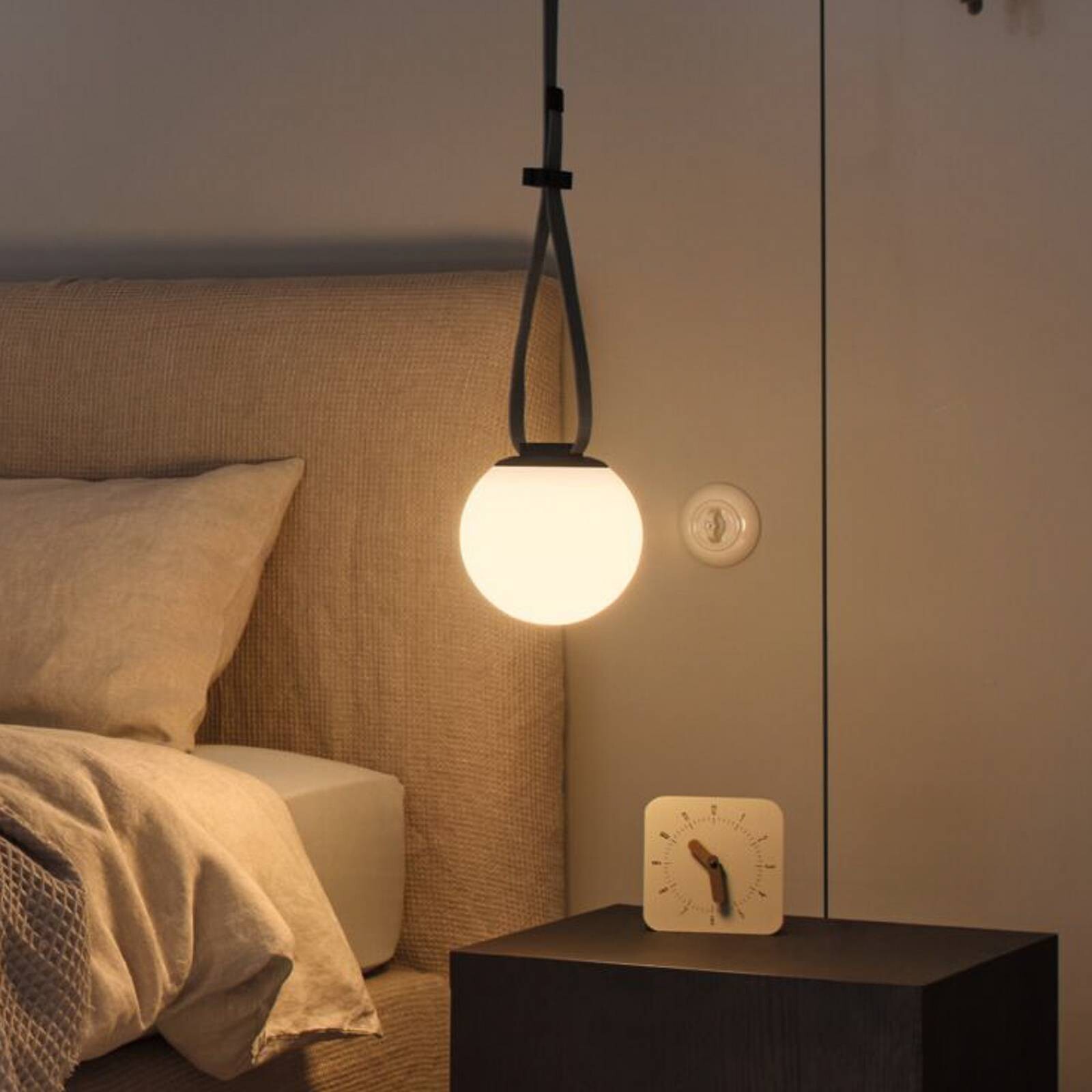 Paulmann ULine LED závesné svietidlo guľové, biele/čierne, 3 000 K