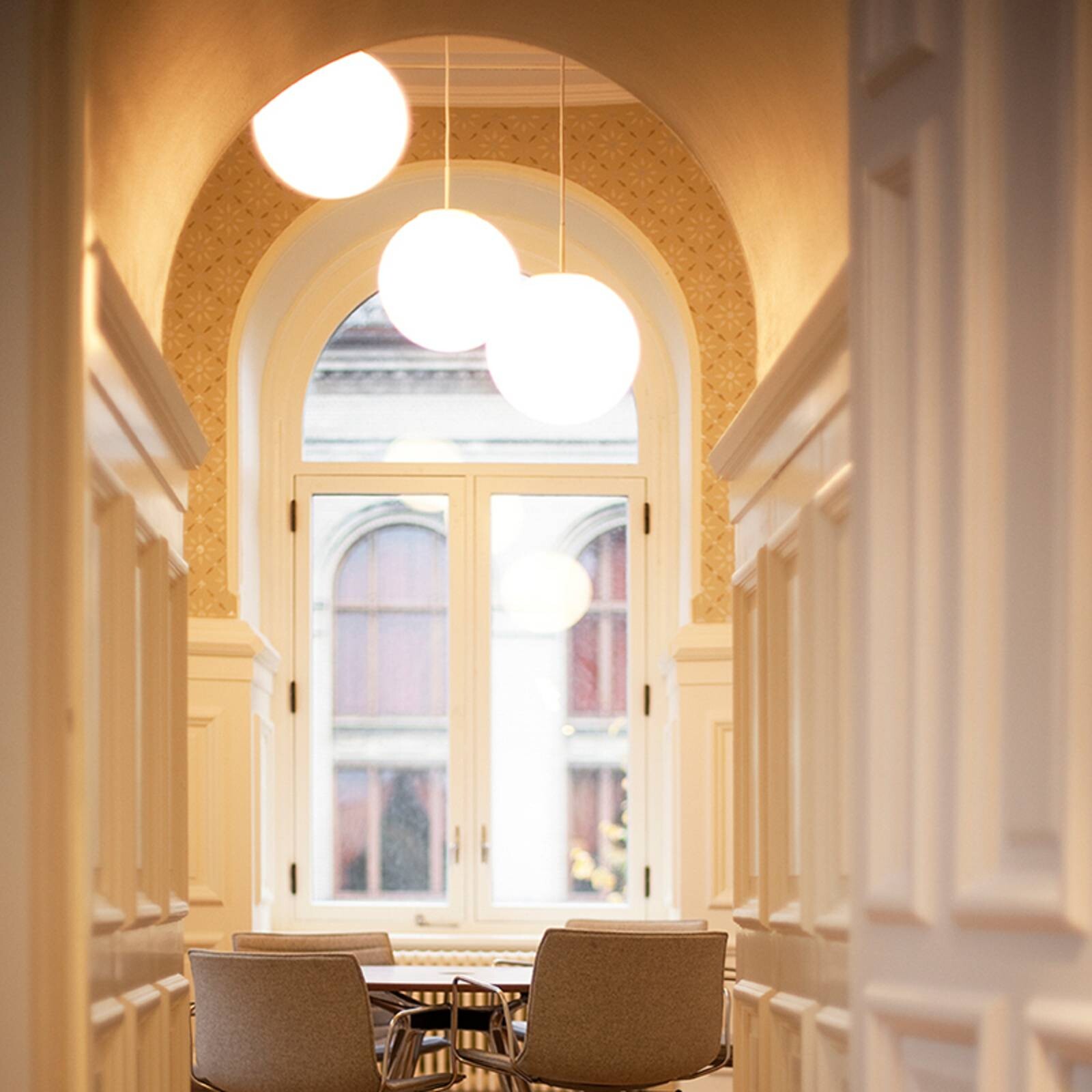 Fagerhult Globia závesné svietidlo DALI sklo Ø45cm 47W 3000K