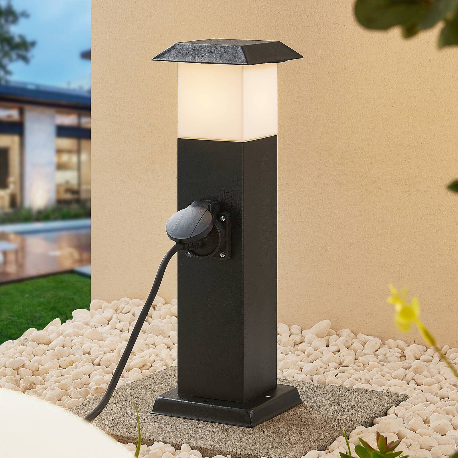 Prios Riksa podstavcové svetlo, 2 zásuvky, čierna