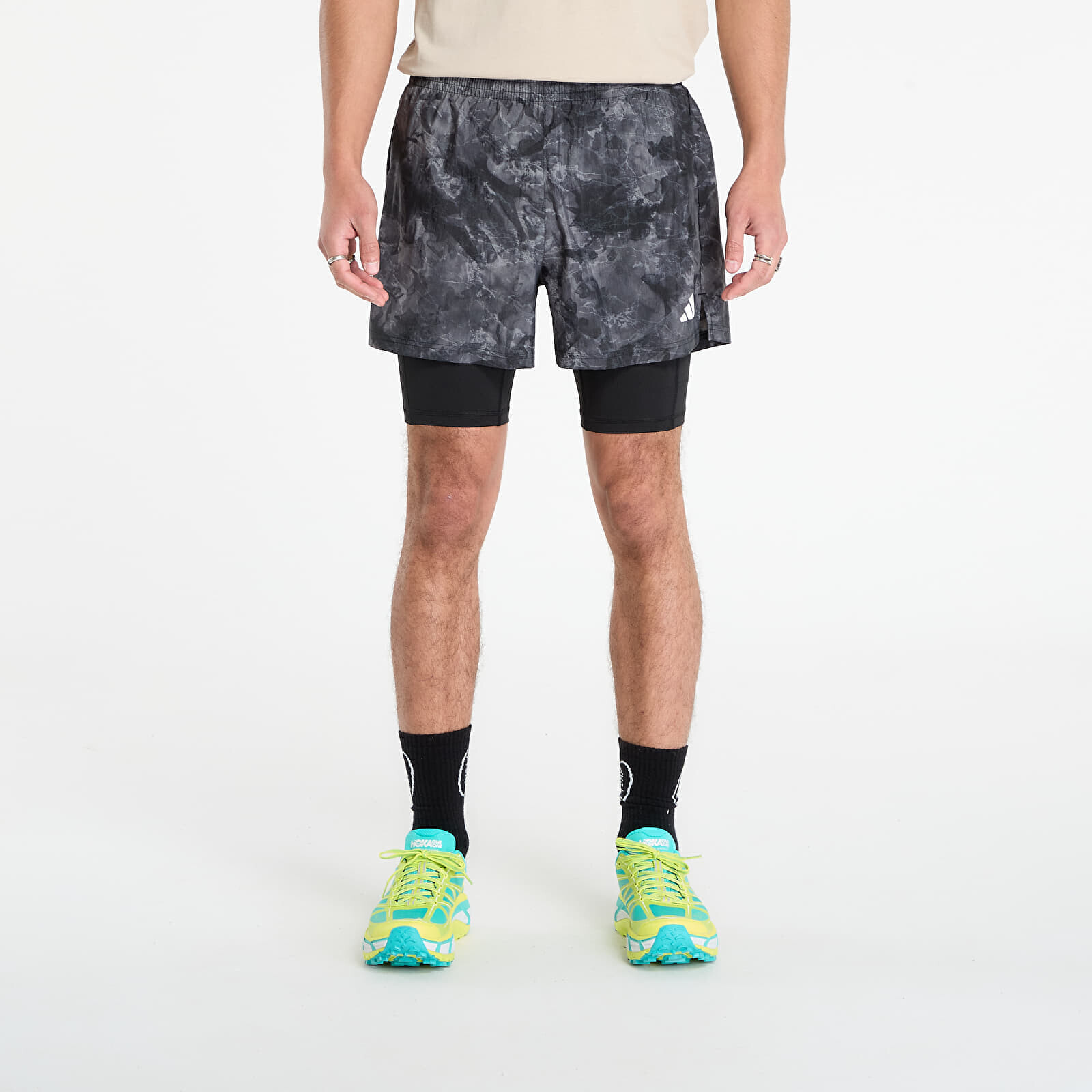 adidas Own The Run Spray Dye 2-In-1 Short Grey Four/ Black L