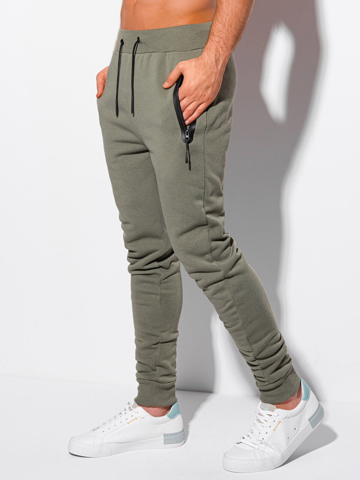 Pánske tepláky Edoti P1110