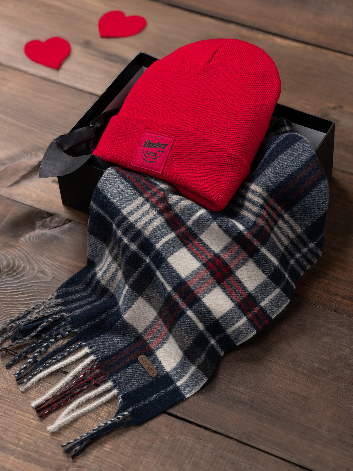 Ombre Gift set for him in casual style - red beanie hat + checkered scarf