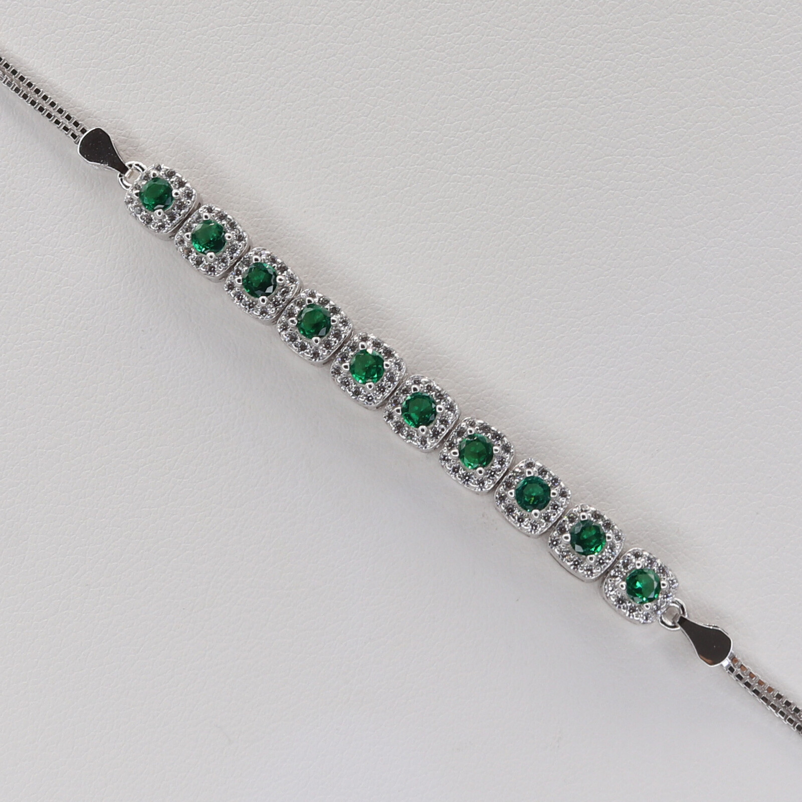 Strieborný náramok 113554