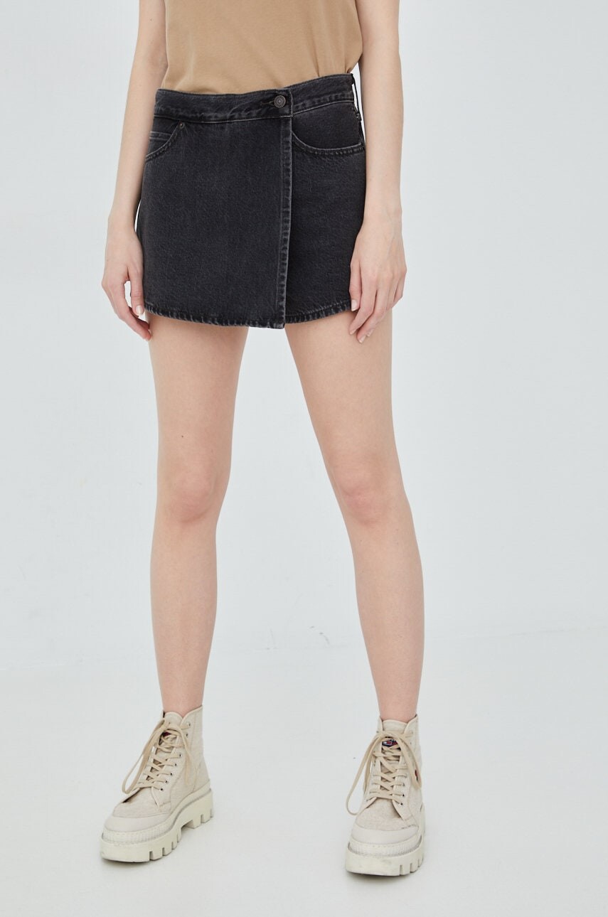 Rifľové krátke nohavice Levi's dámske, čierna farba, jednofarebné, vysoký pás