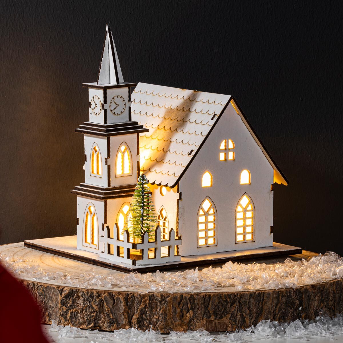 LED Dřevěná dekorace Kostelík