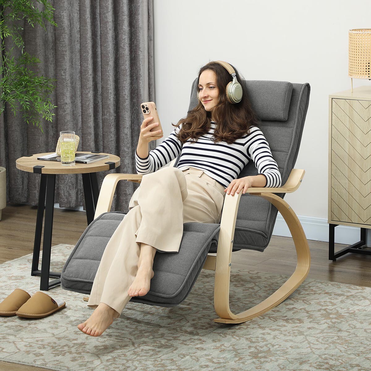 Houpací křeslo s masážní funkcí