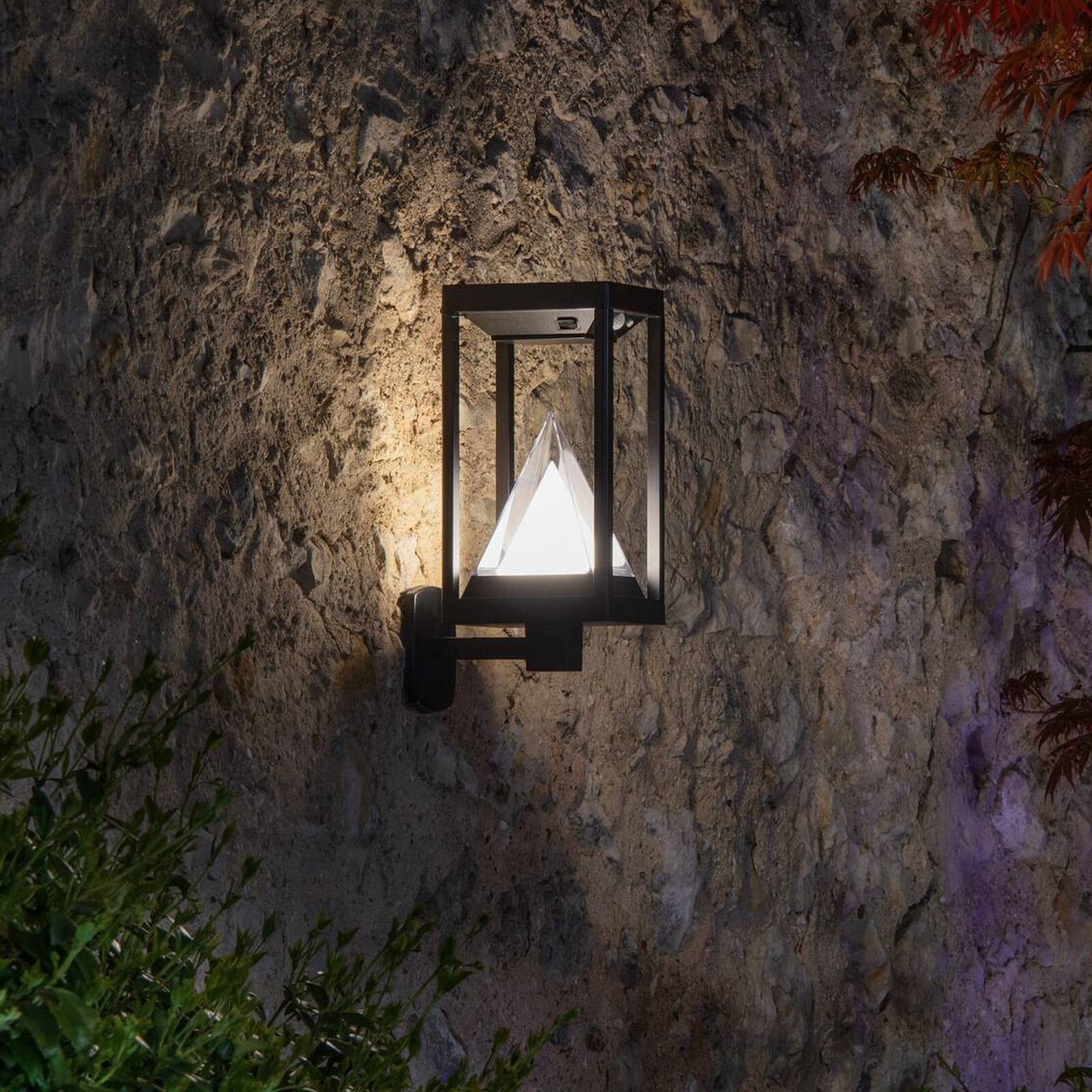 OSRAM SMART+ LED solárne vonkajšie nástenné svietidlo ALPS, čierne senzor