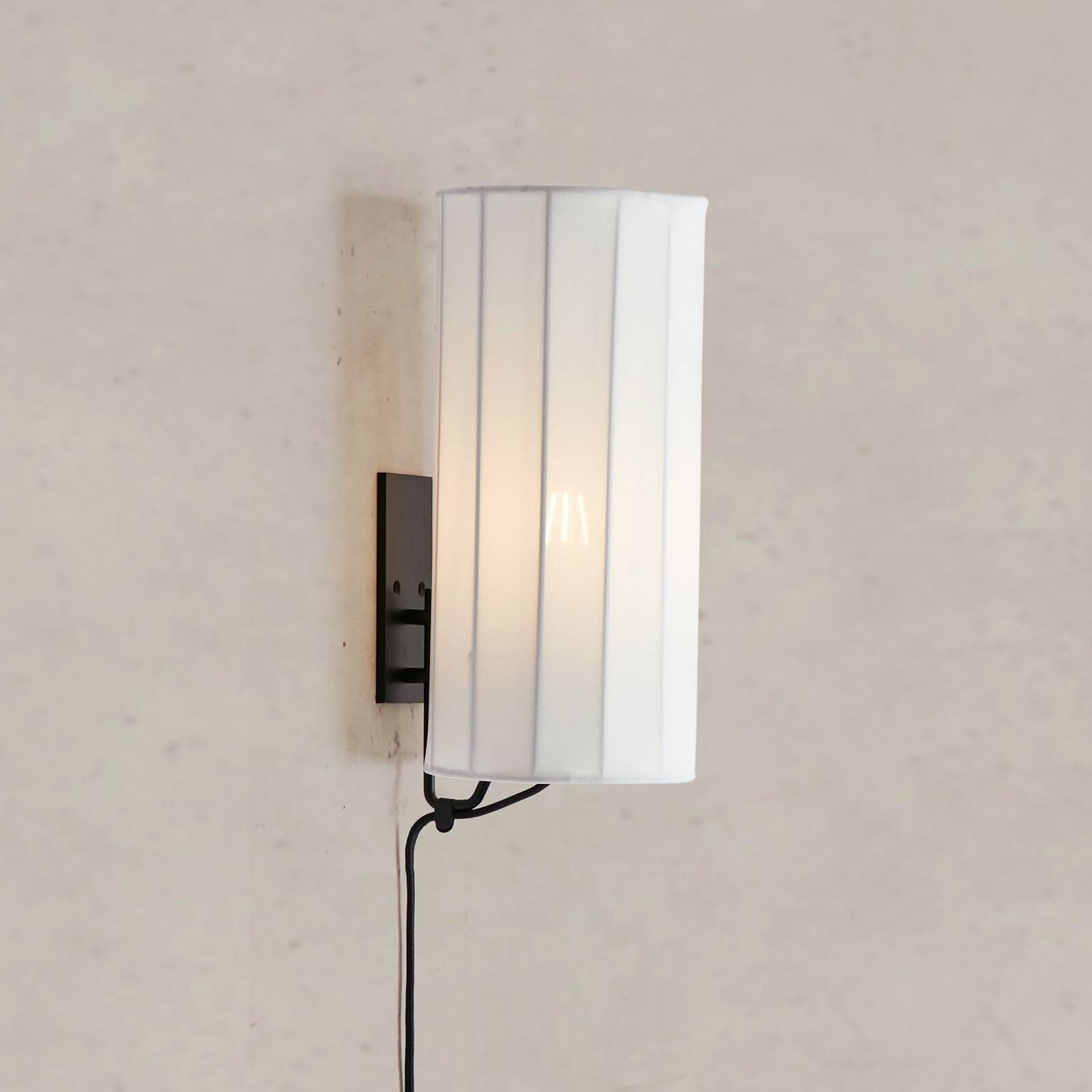 Nástenné svetlo Hikari, výška 31 cm, biela/čierna, látka/kov