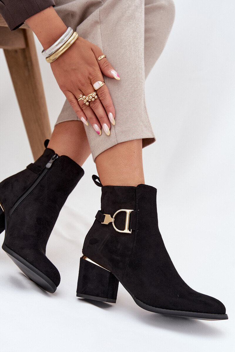 Boto Zateplené dámske čižmy na opätku so zlatými prvkami čierne Ambrine