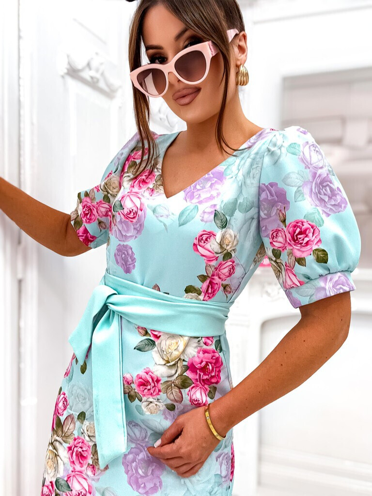 Resti Women's knee-length dress with puffed short sleeves and a belt with beautiful roses