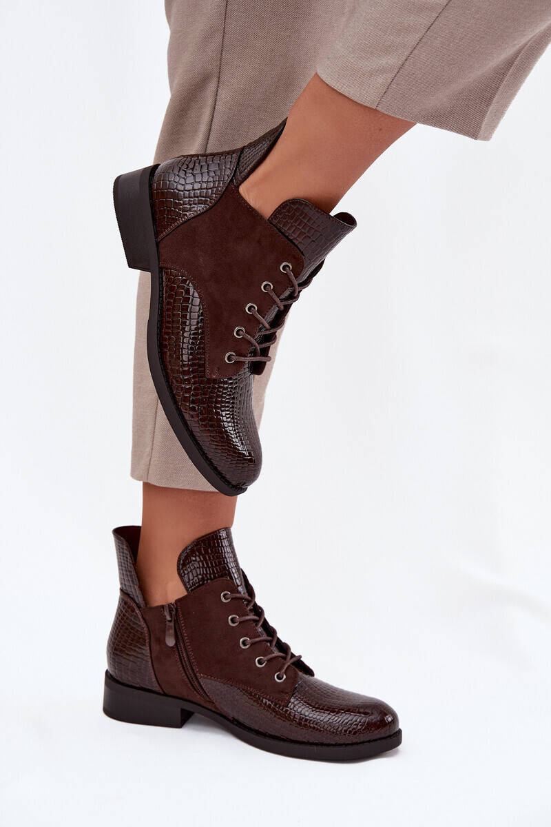 Lakované dámske členkové topánky s ozdobným doštičkovaním Vinceza