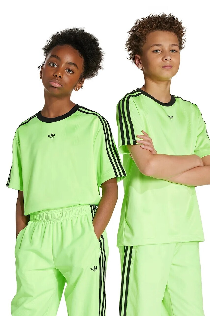 Detské tričko adidas Originals zelená farba, s nášivkou, JV8656