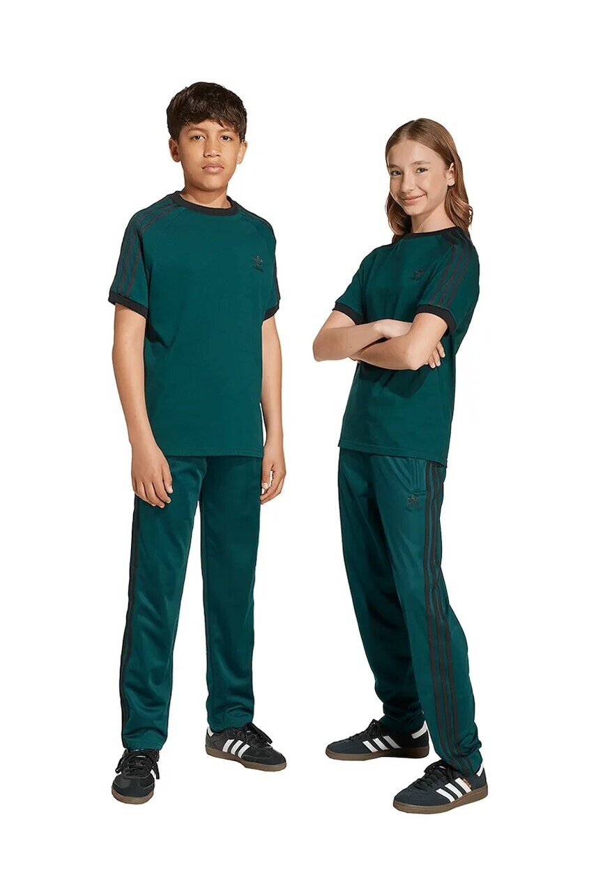 Detské tepláky adidas Originals zelená farba, jednofarebné, JV8593