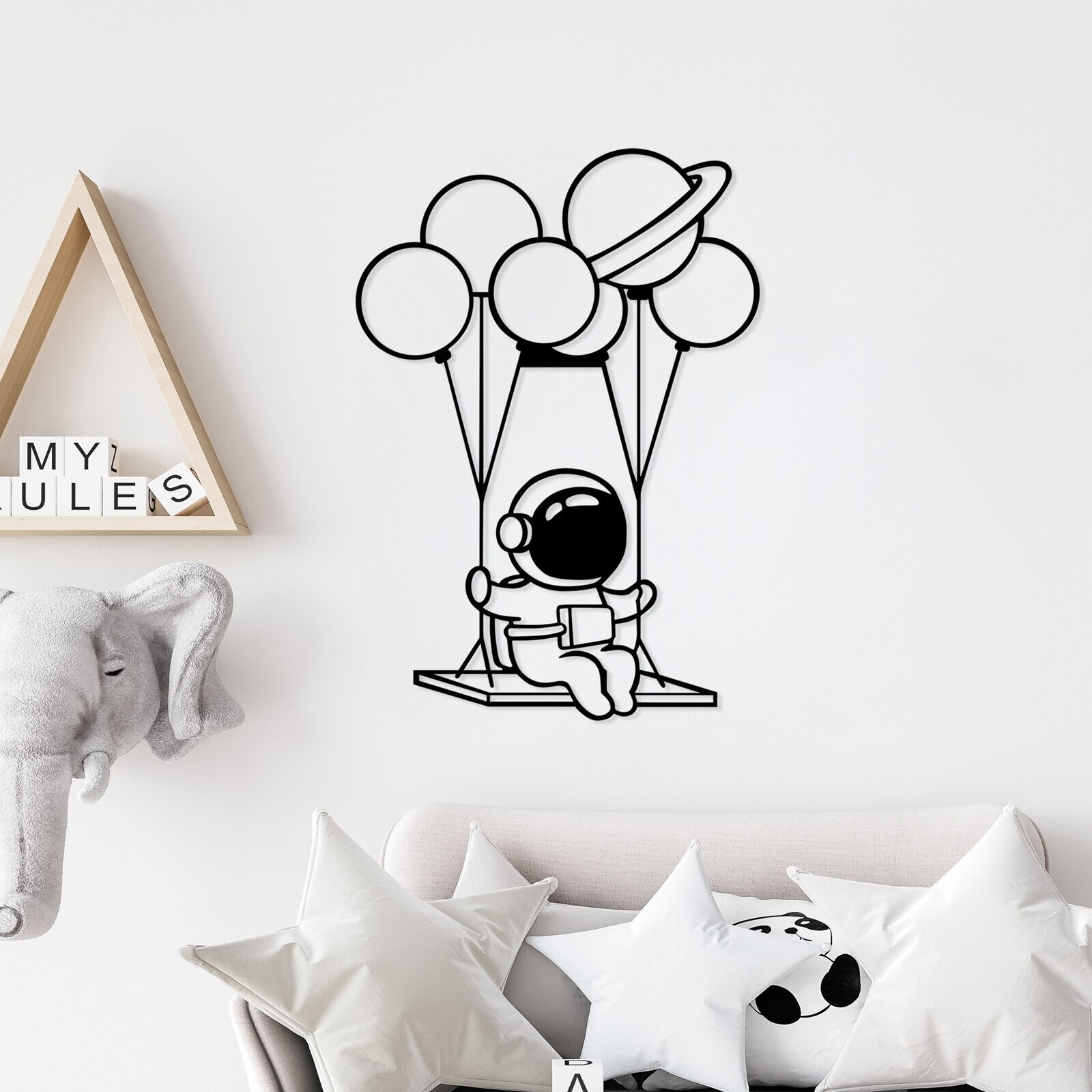 Nástěnná kovová dekorace Astronaut 1 černá