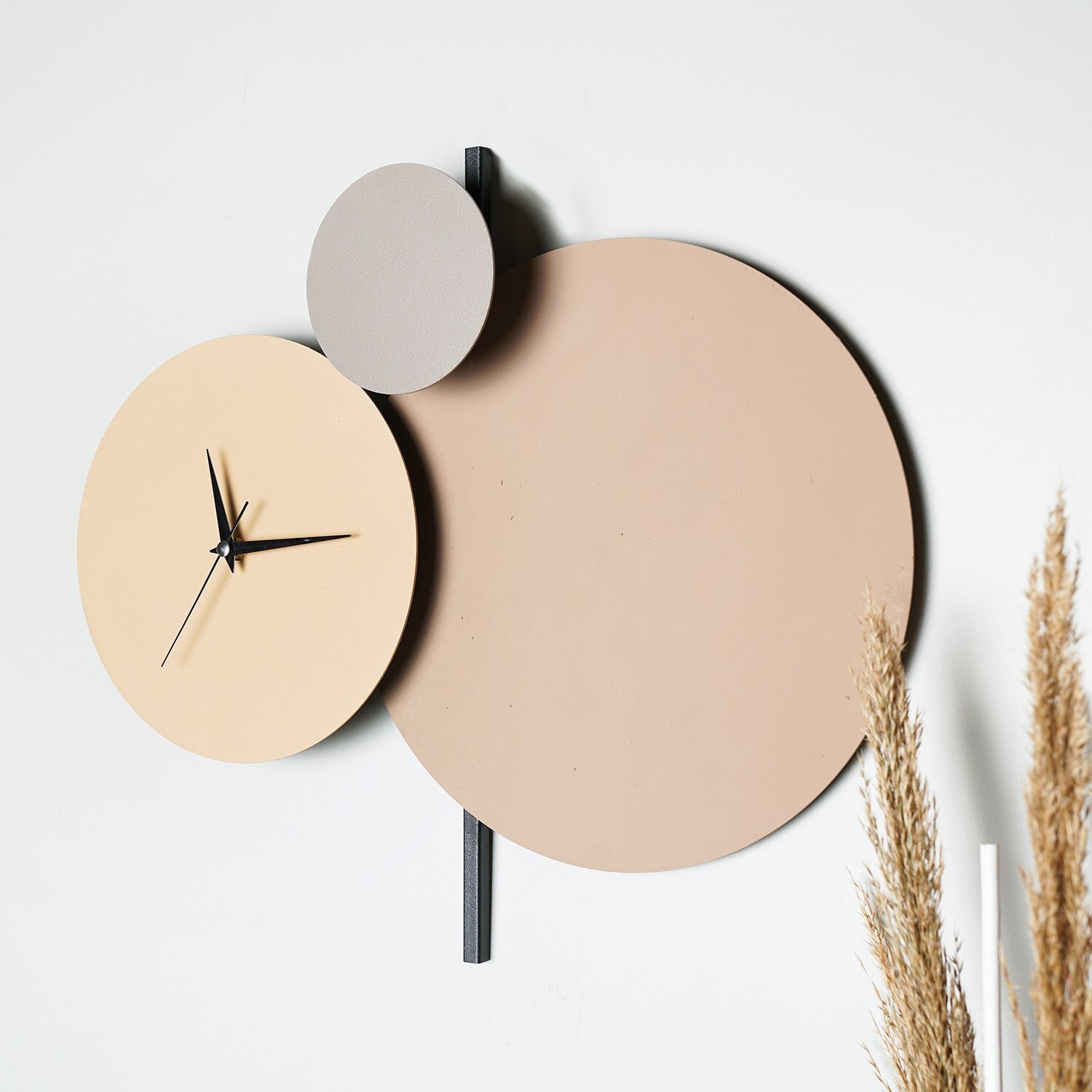 Nástěnné kovové hodiny Pavimento béžové