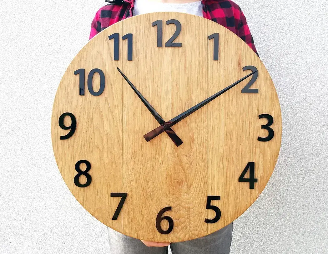 Dřevěné nástěnné hodiny Amadeus 50 cm černé/hnědé