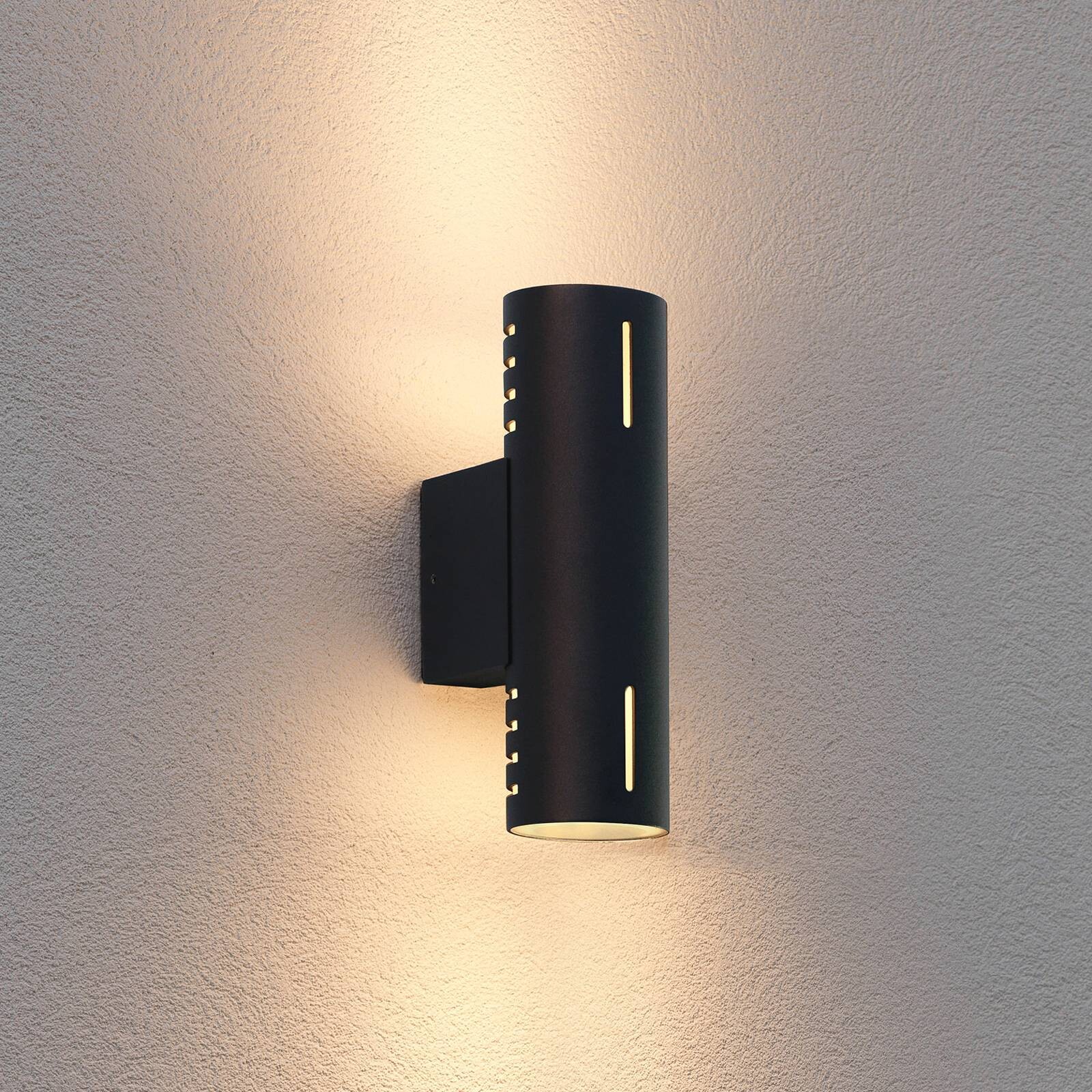 Vonkajšie nástenné svietidlo Cuneo, čierne, výška 25 cm, kov, smer svietenia