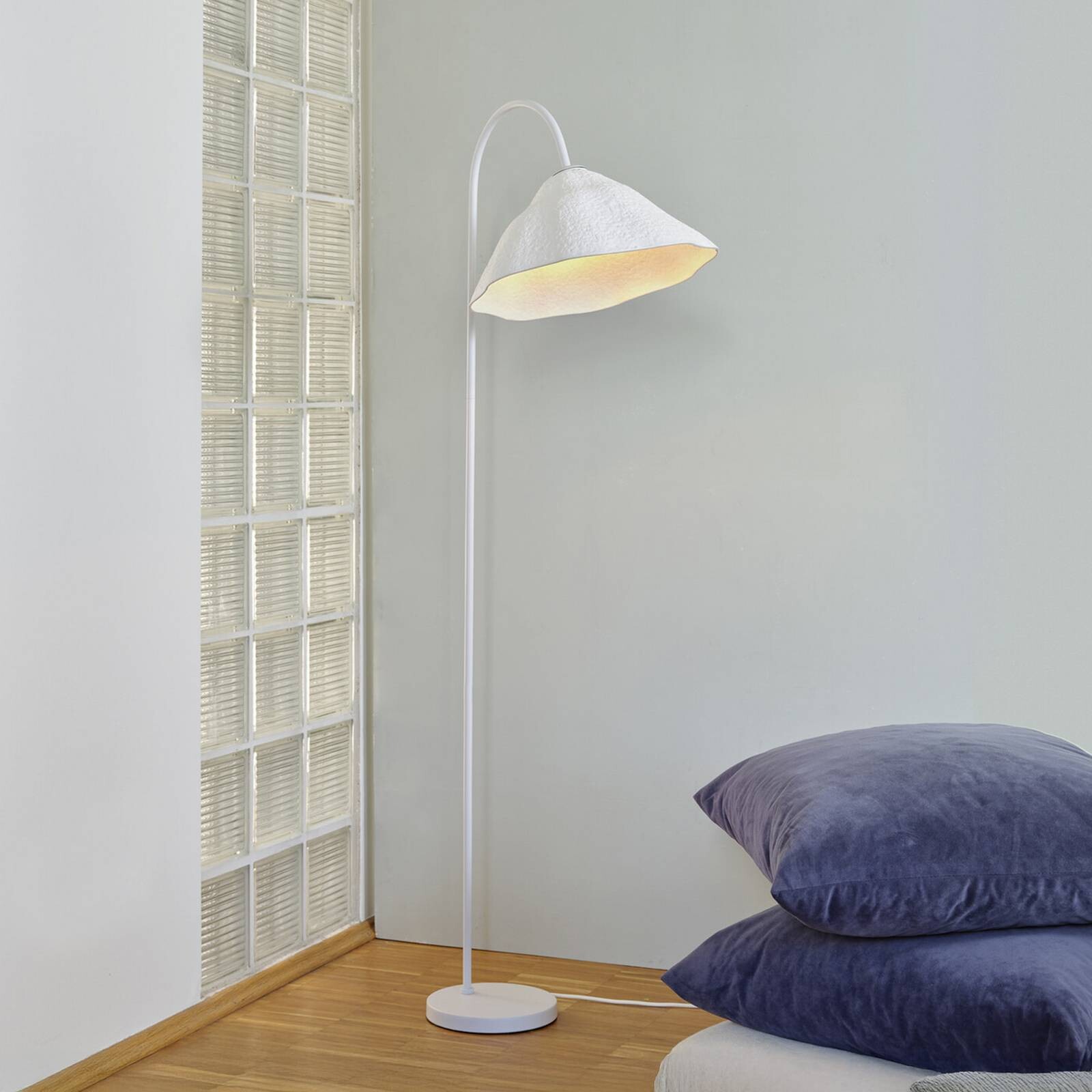 Stojacia lampa OSRAM Decor Lotus Leaf, 1-pl., biela, papier, E27