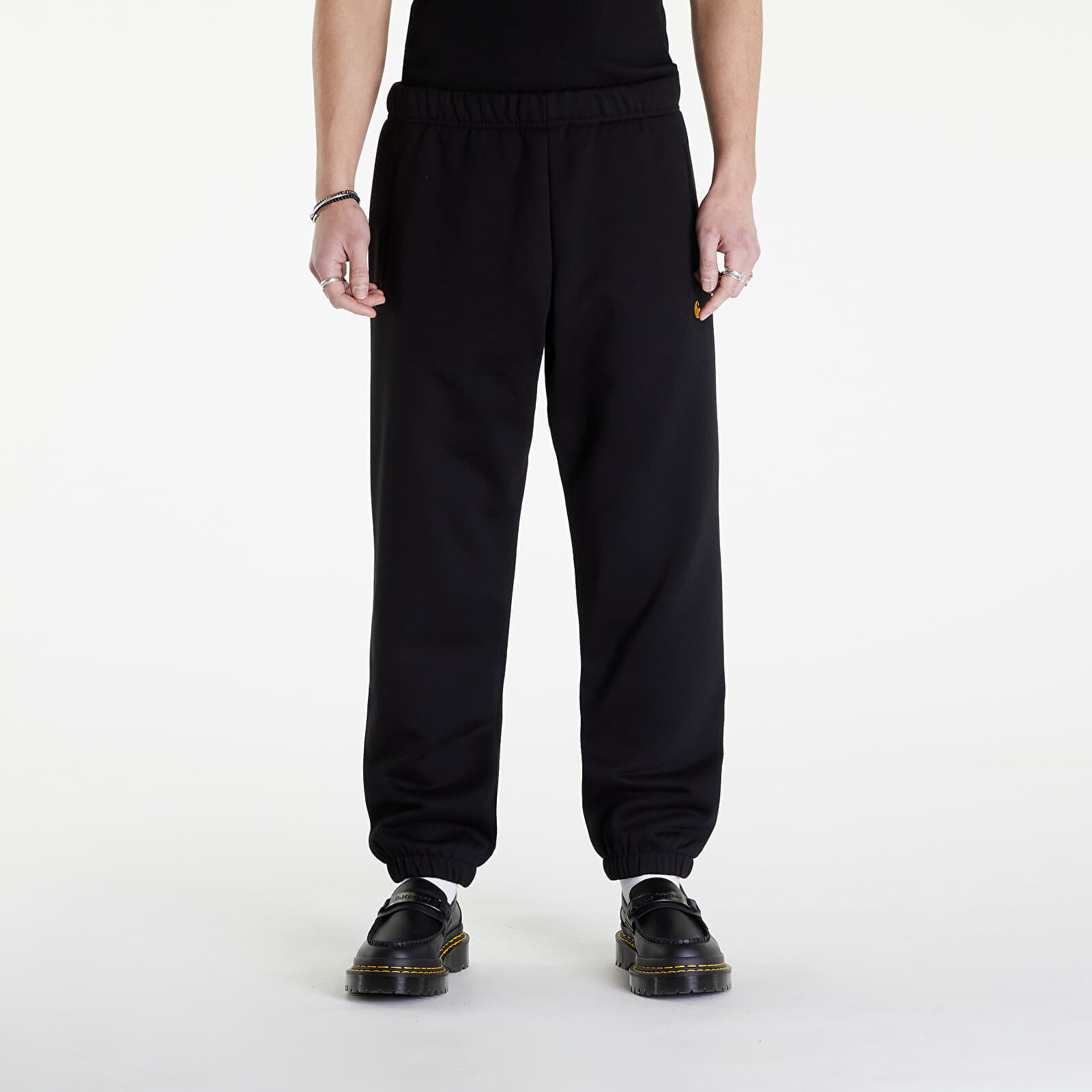 Tepláky Carhartt WIP Chase Sweat Pant Black/ Gold S
