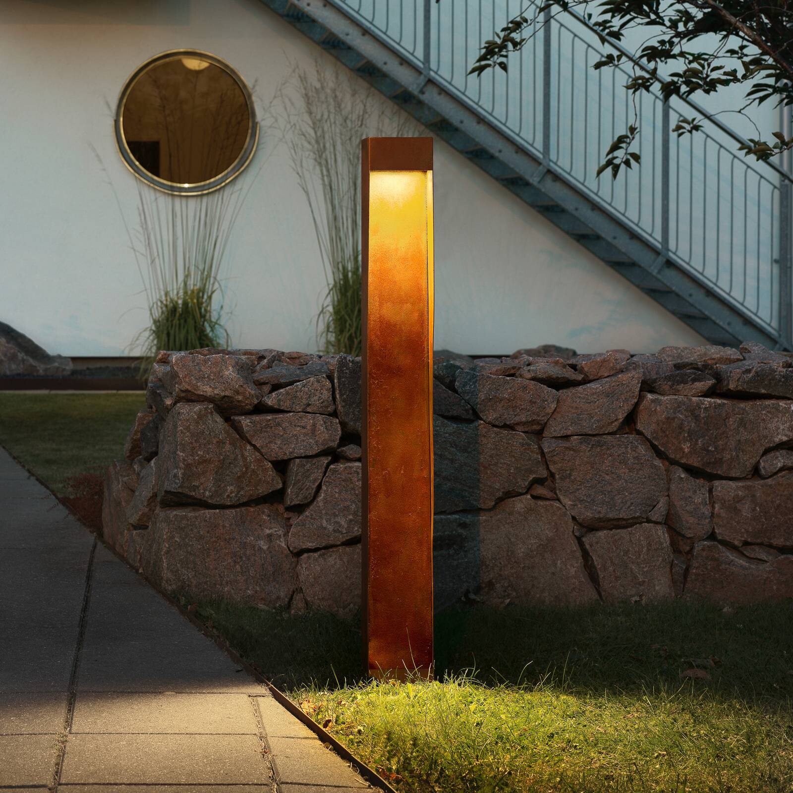 Chodníkové LED svetlo Rho, farba hrdzavá, výška 100 cm, kov, IP54