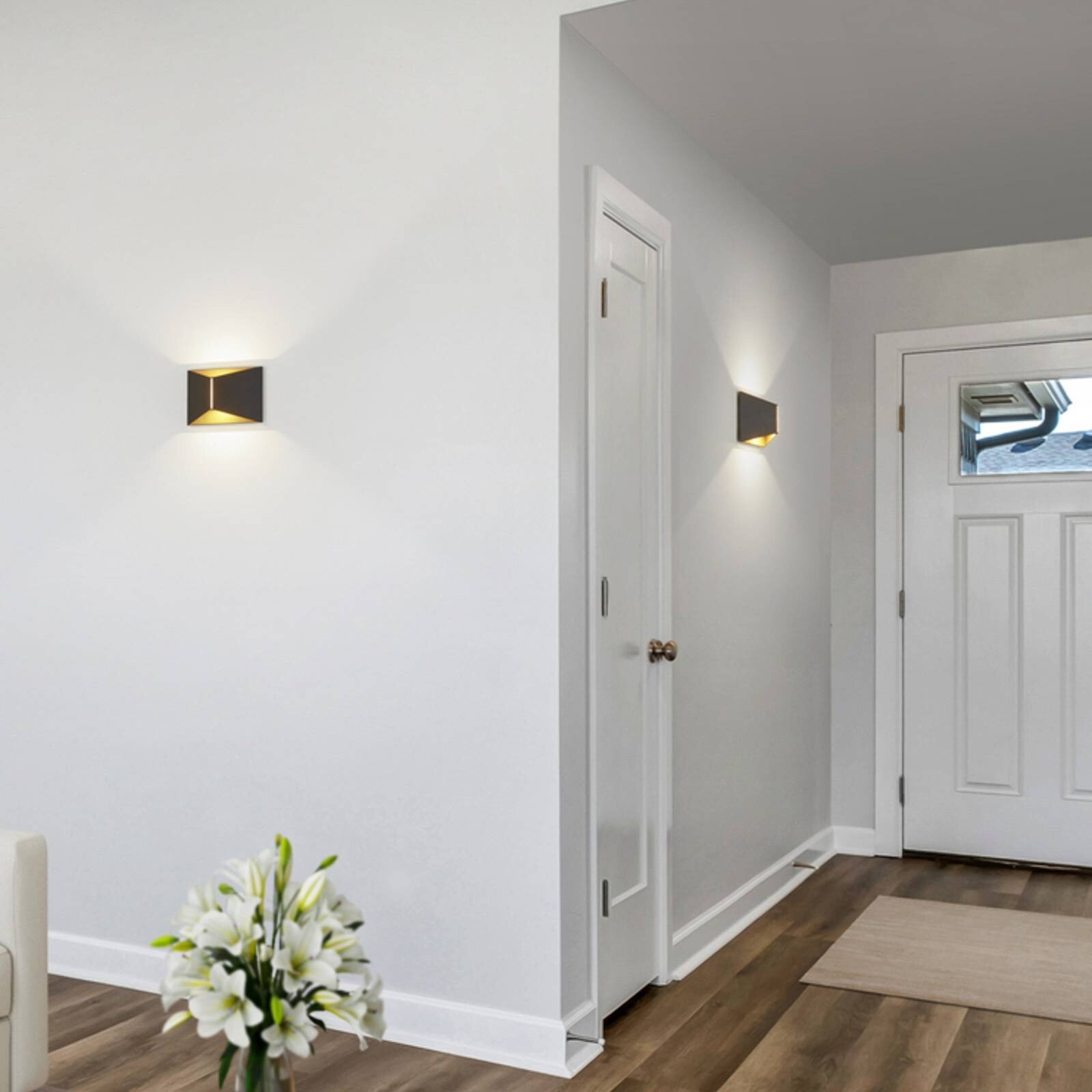 Helestra LED nástenné svetlo VID, čierna/zlatá, smerom nahor/nadol, IP65