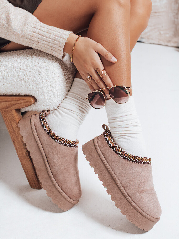 Dámske zamszové snehule s výšivkou