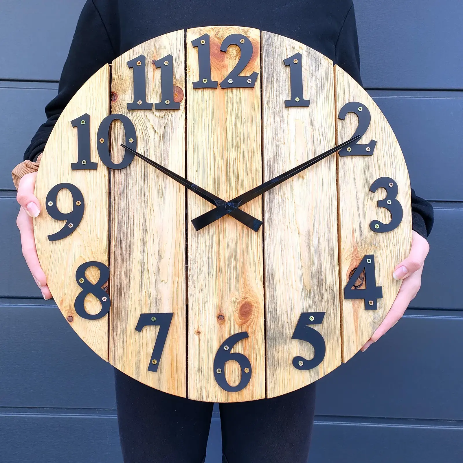 Dřevěné nástěnné hodiny Patron Paleta 49 cm hnědé/černé