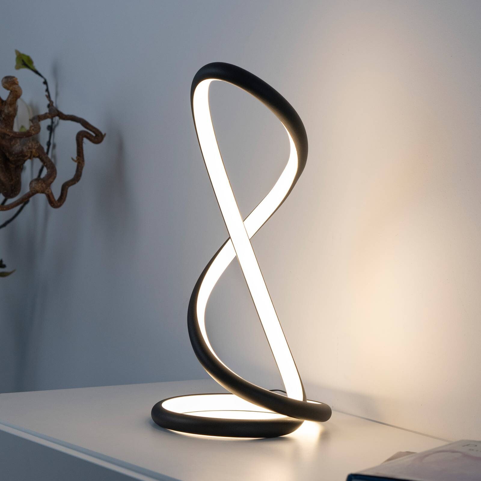 Paul Neuhaus stolová LED lampa Twist, čierna, výška 42 cm