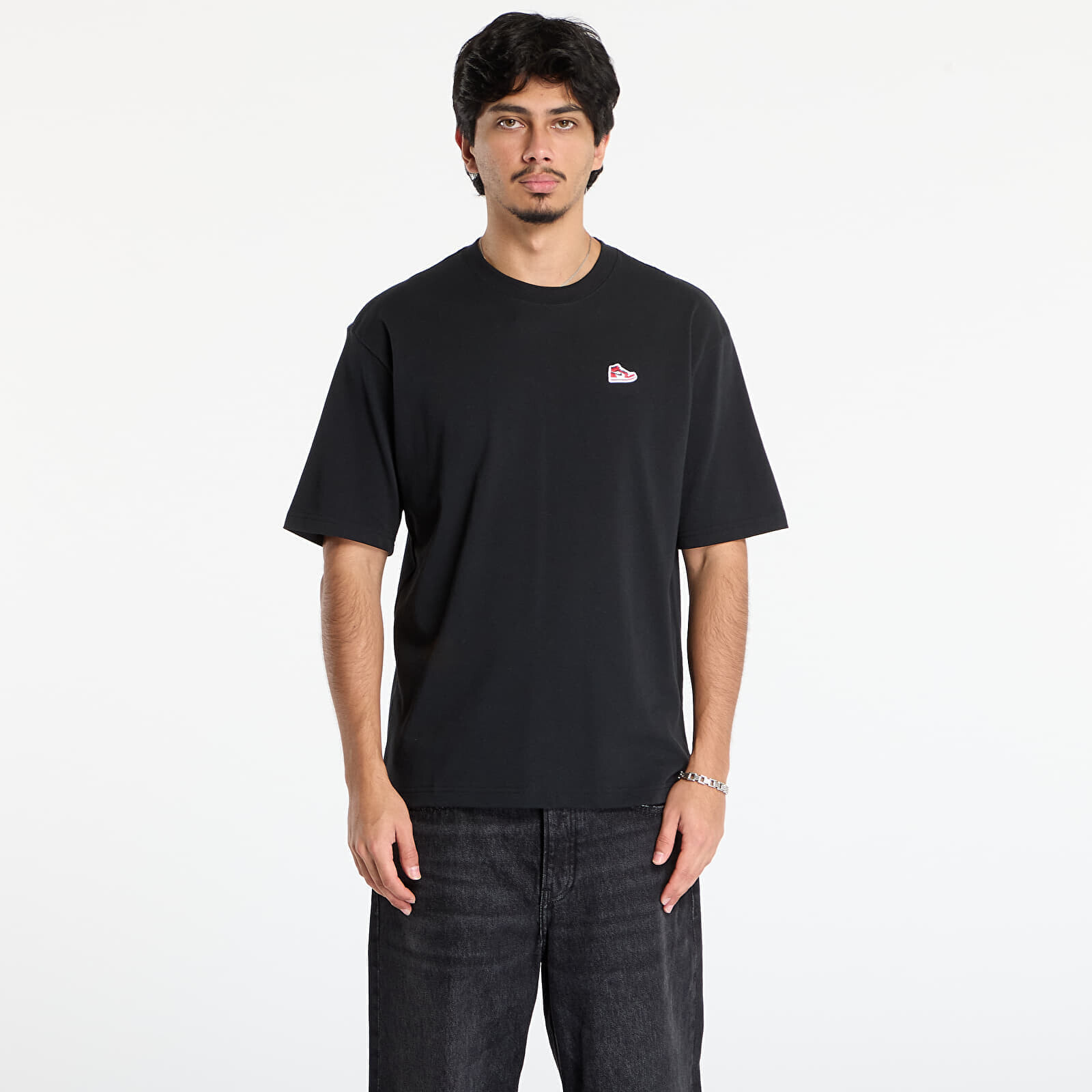 Tričko Jordan Brand Men's Sneaker Patch T-Shirt Black/ Varsity Red M