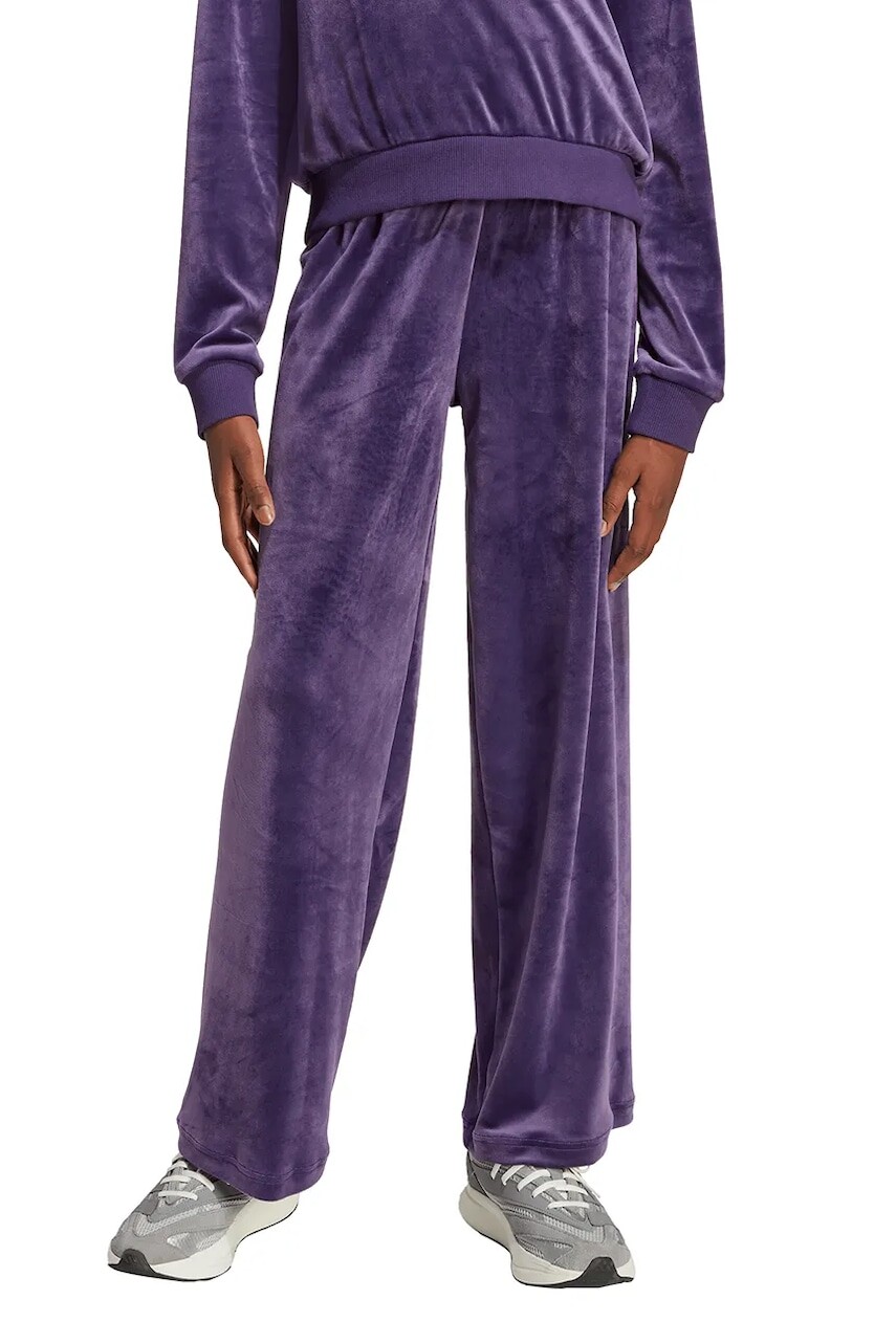 Detské velúrové tepláky adidas fialová farba, jednofarebné, JW2440