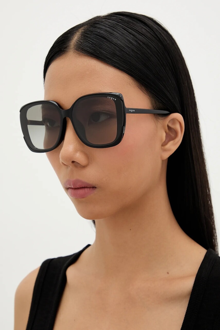 Slnečné okuliare VOGUE čierna farba, 0VO5684SD