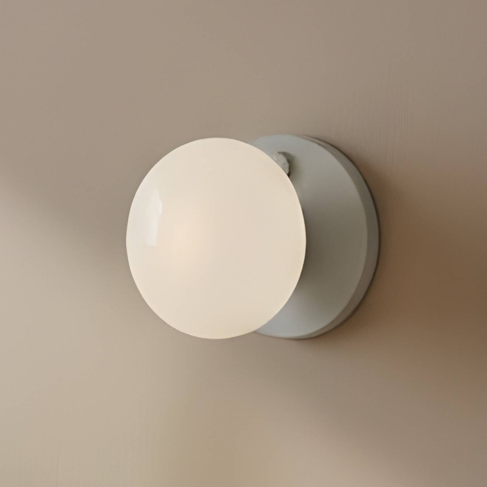 Nástenné svetlo Flo, sivá, Ø 19 cm, sklo