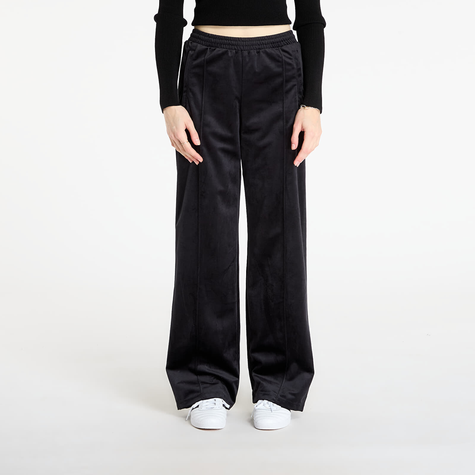 Kalhoty adidas Velvet Trackpant Black XS