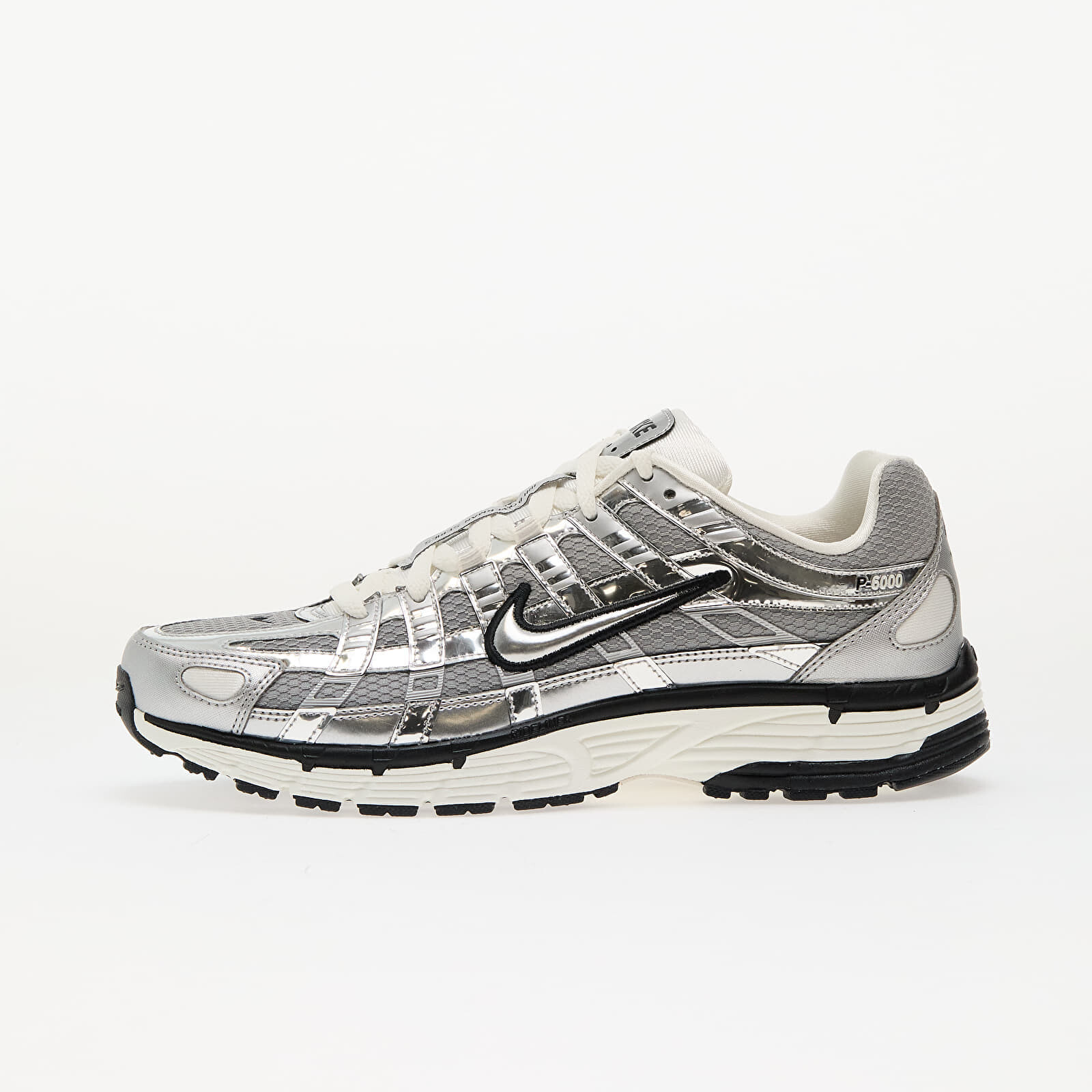 Tenisky Nike P-6000 Metallic Silver/ Metallic Silver-Sail EUR 47.5