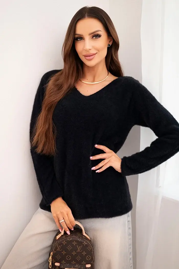 Kesi Włoski Dámsky sveter z jemnej pleteniny s V výstrihom čierny