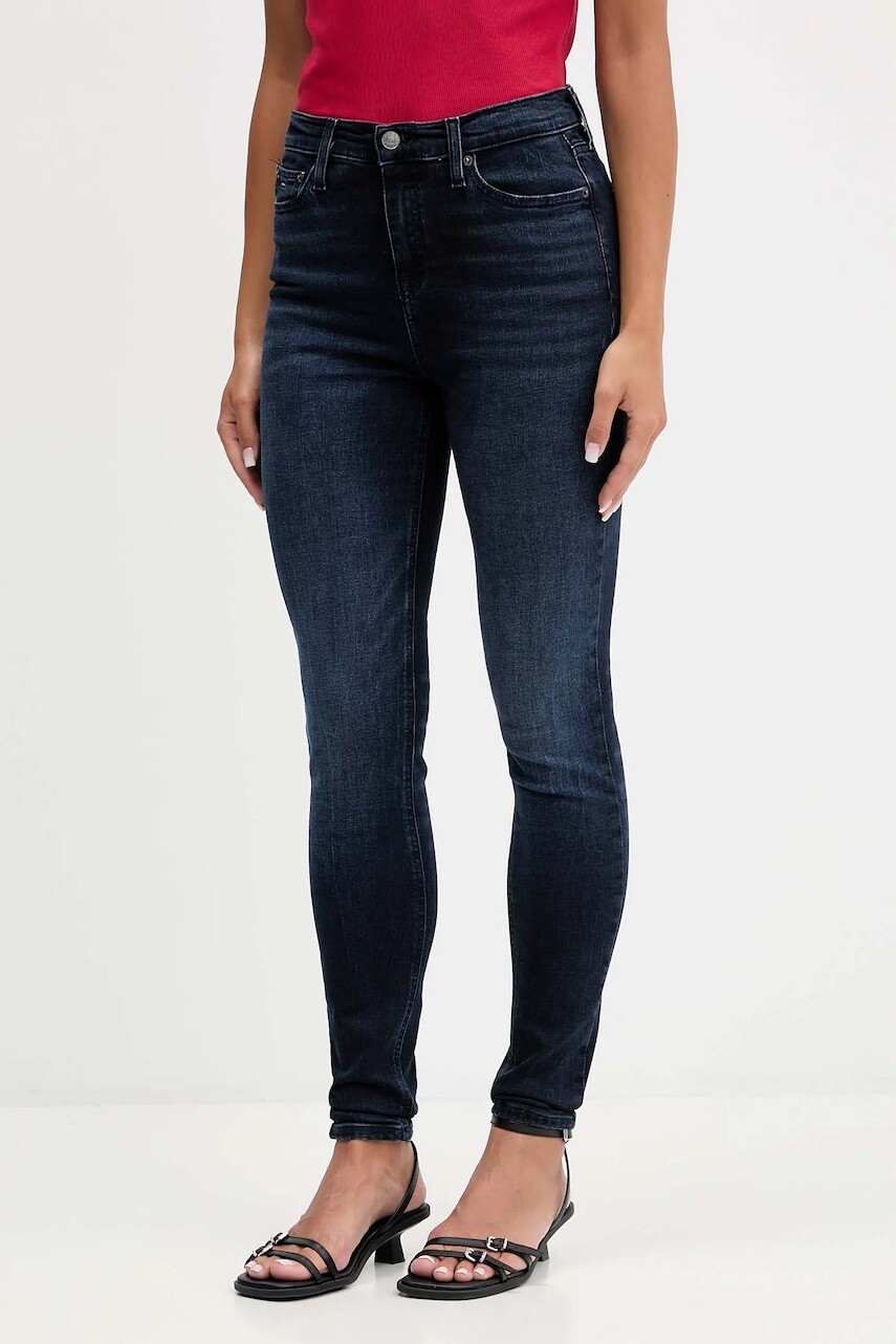 Rifle Tommy Jeans tmavomodrá farba, DW0DW21802