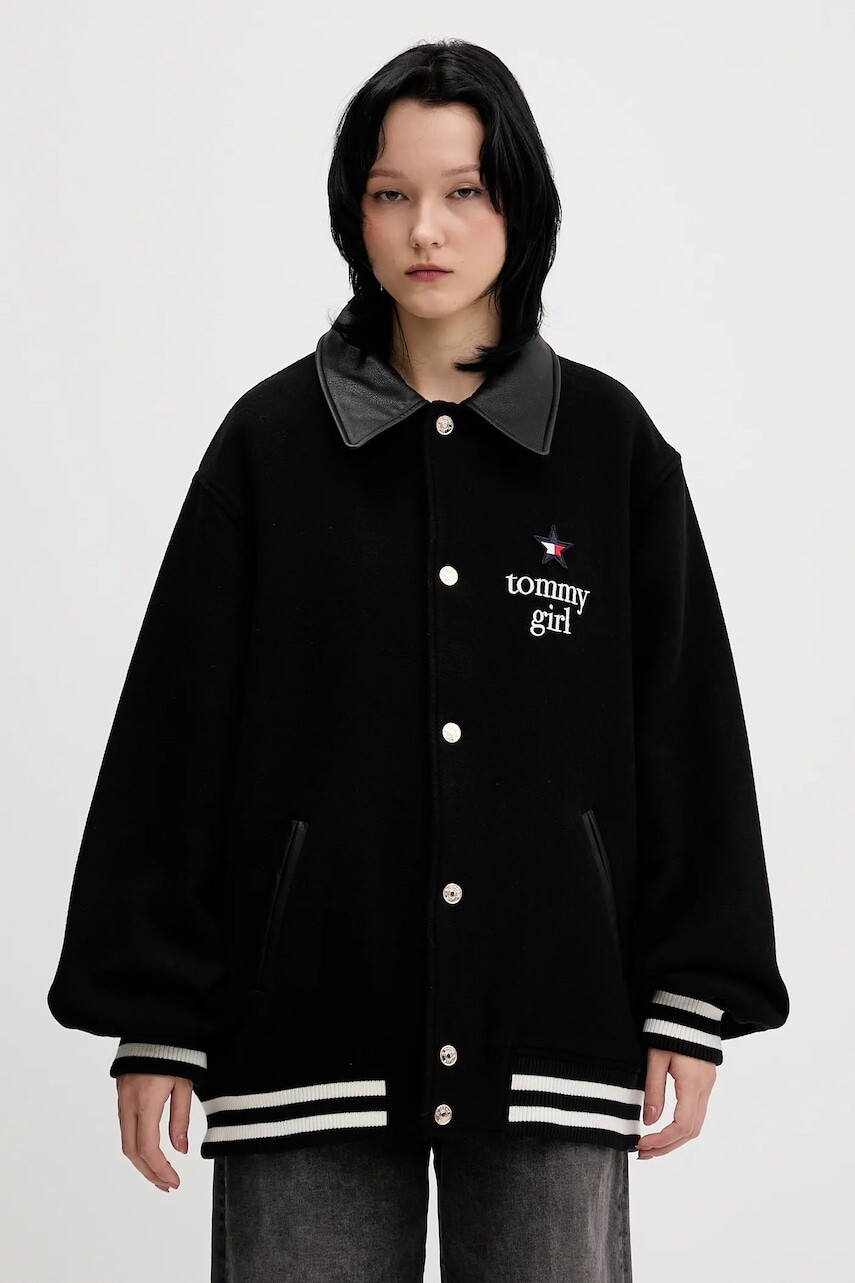 Bunda s prímesou vlny Tommy Jeans čierna farba, prechodná, DN0DN00093