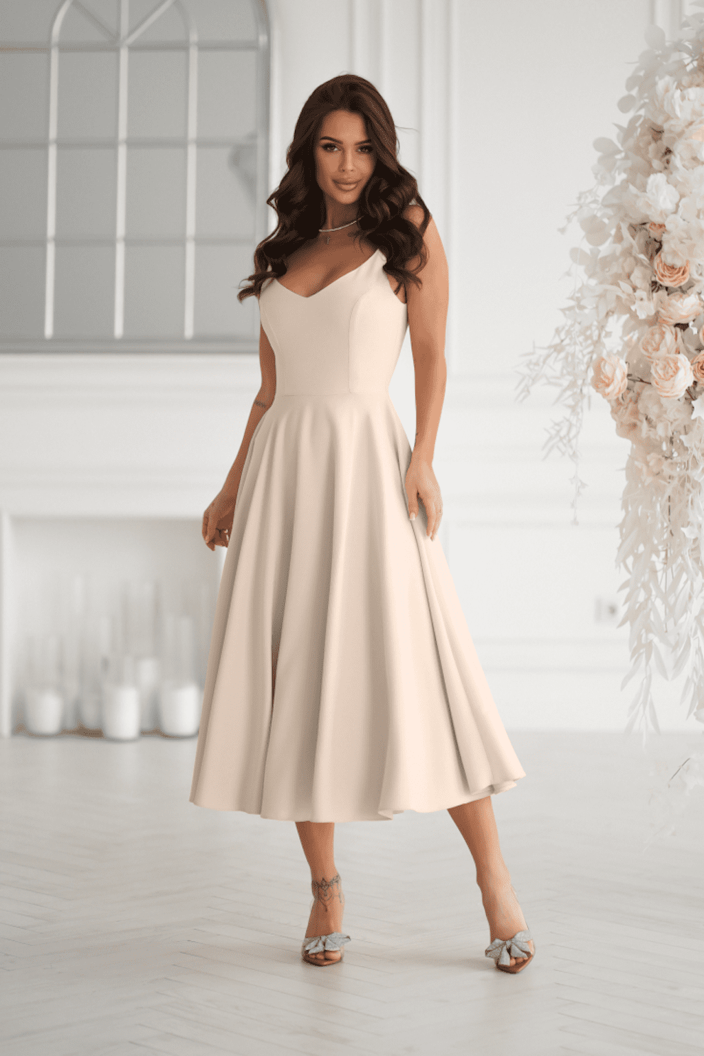 Bicotone Béžové midi šaty na ramienka Veľkosť: XS