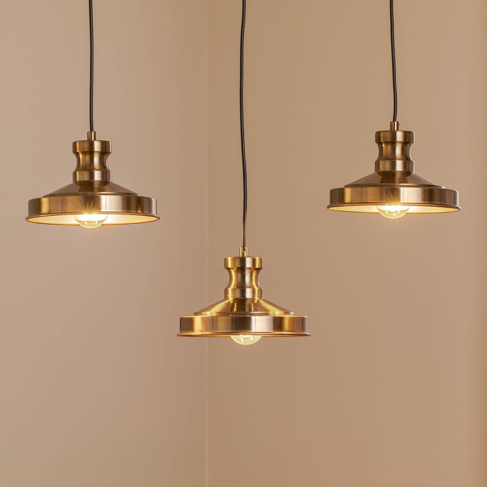 Závesné svietidlo Berceste 9263, 3-pl., farba starého mosadzu, E27