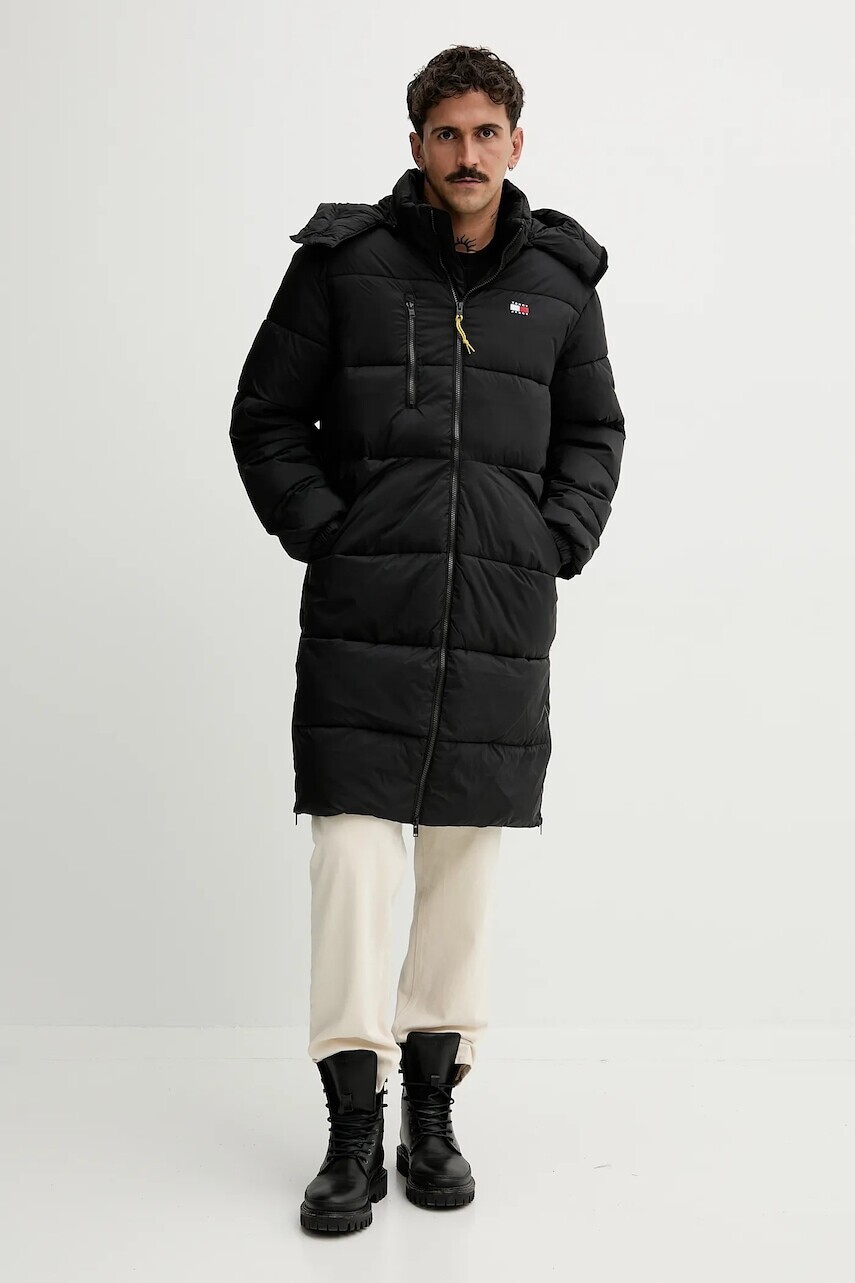 Bunda Tommy Jeans čierna farba, zimná, DM0DM22256