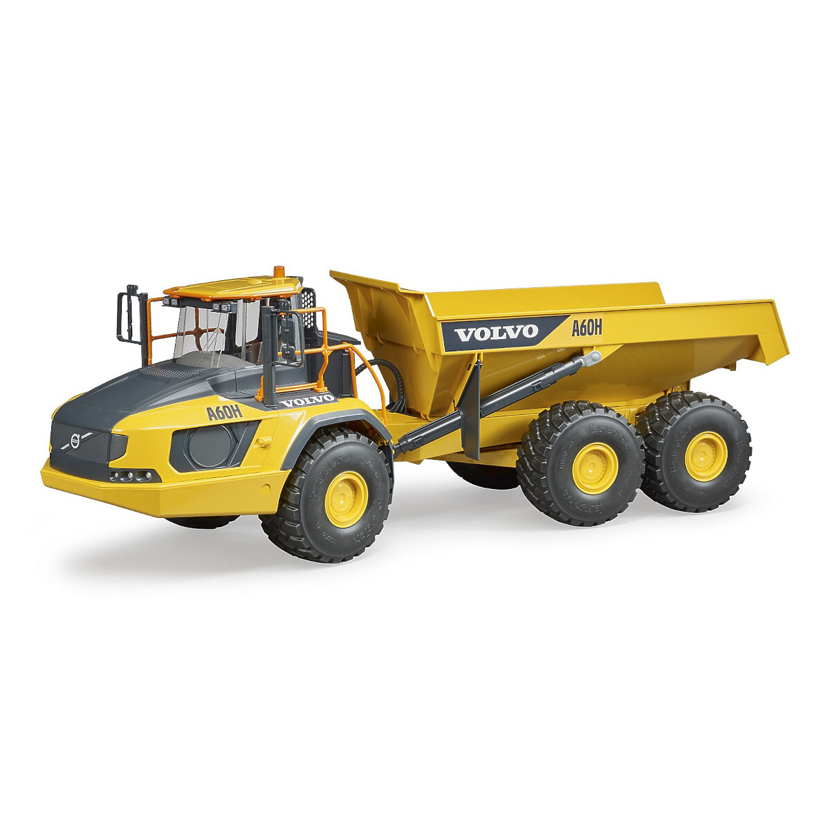 Bruder Kĺbový Dumper Volvo A60H v mierke 1:16 - poškodený obal