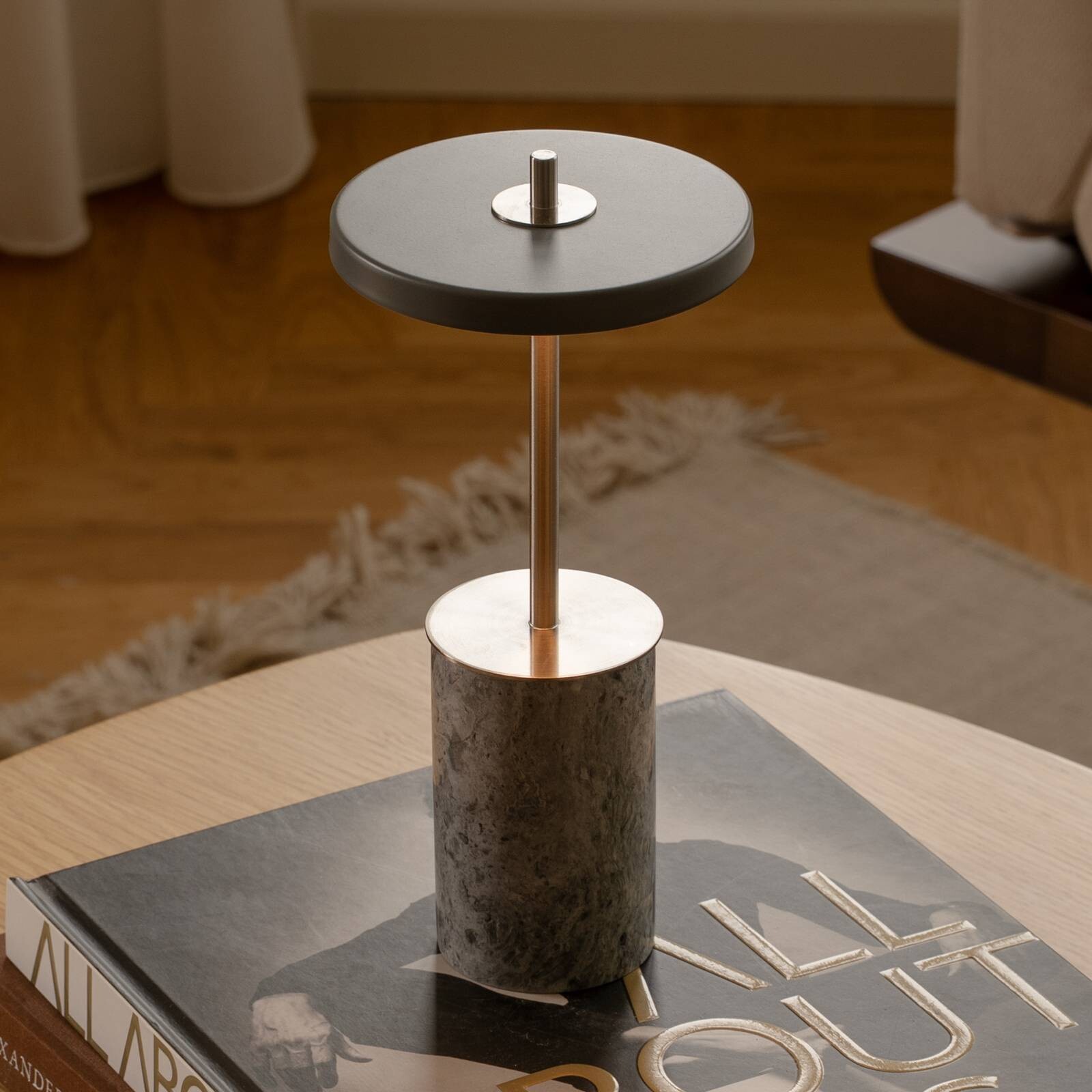 UMAGE Akumulátorová lampa Asteria MOVE MINI, mramorovo sivá/oceľová, IP44