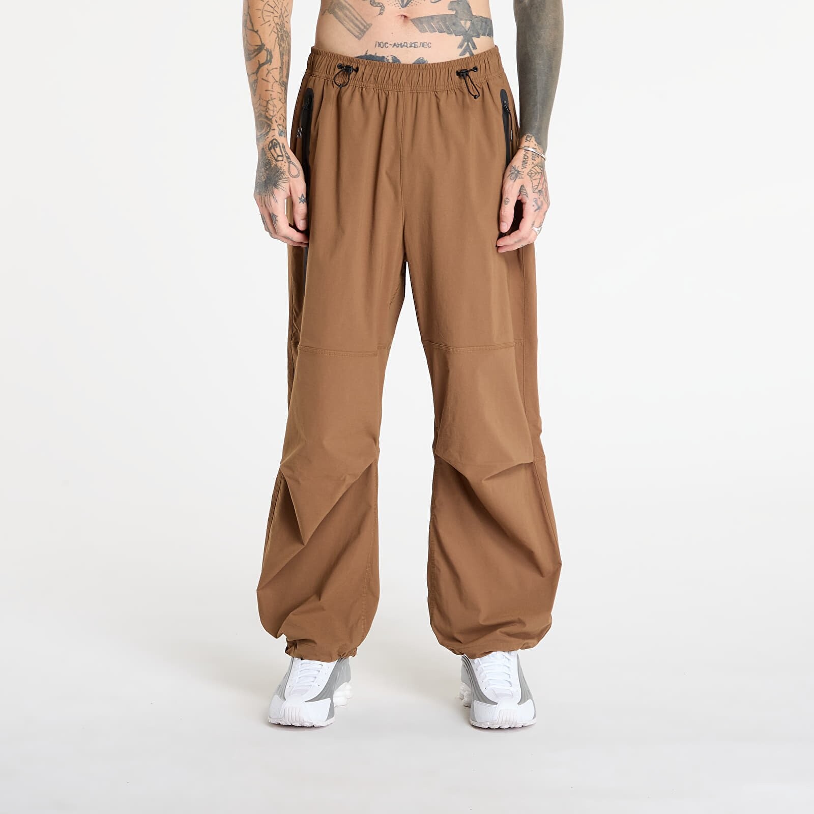 Kalhoty Nike Tech Men's Woven Oversized Pants Mosswood Brown/ Mosswood Brown/ Black XS