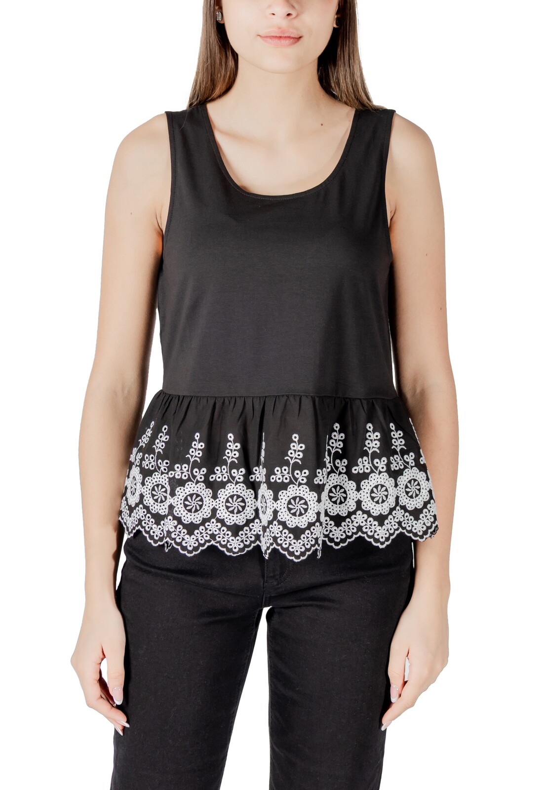 Čierny top s čipkou Ichi