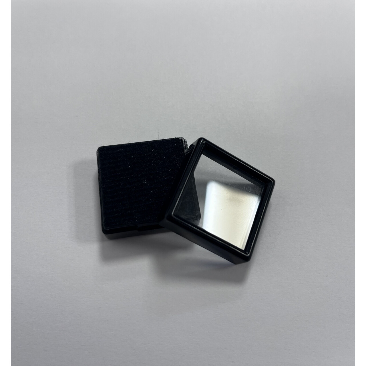 Plastová krabička s preskleným viečkom 3x3 - čierna-priehľadná