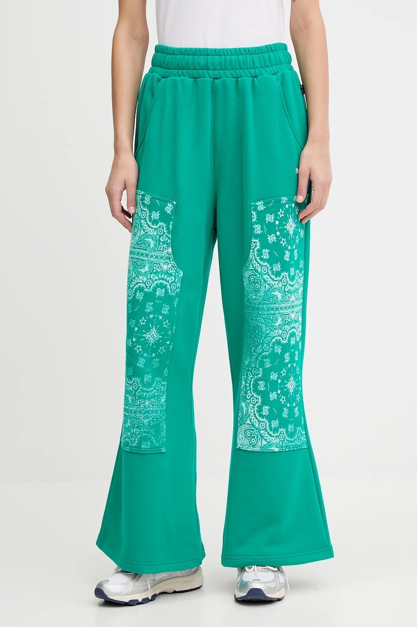 Bavlnené tepláky Puma zelená farba, vzorované, 632845