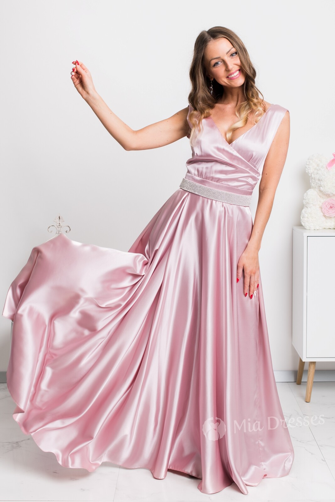 Parisse Staroružové spoločenské šaty so štrasovým opaskom Veľkosť: XL