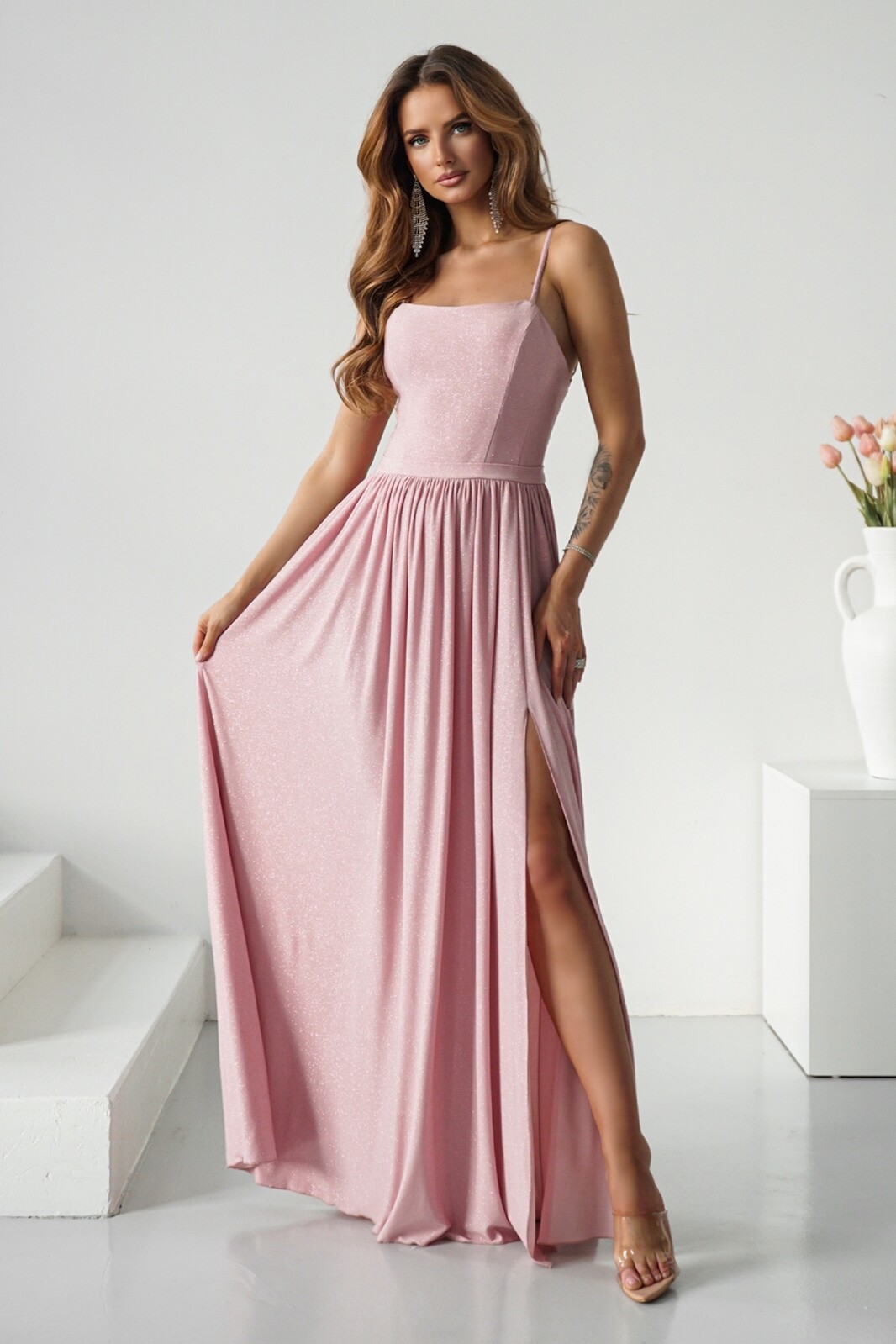 Warsaw Dress Ružové trblietavé šaty s rozparkom Veľkosť: XS